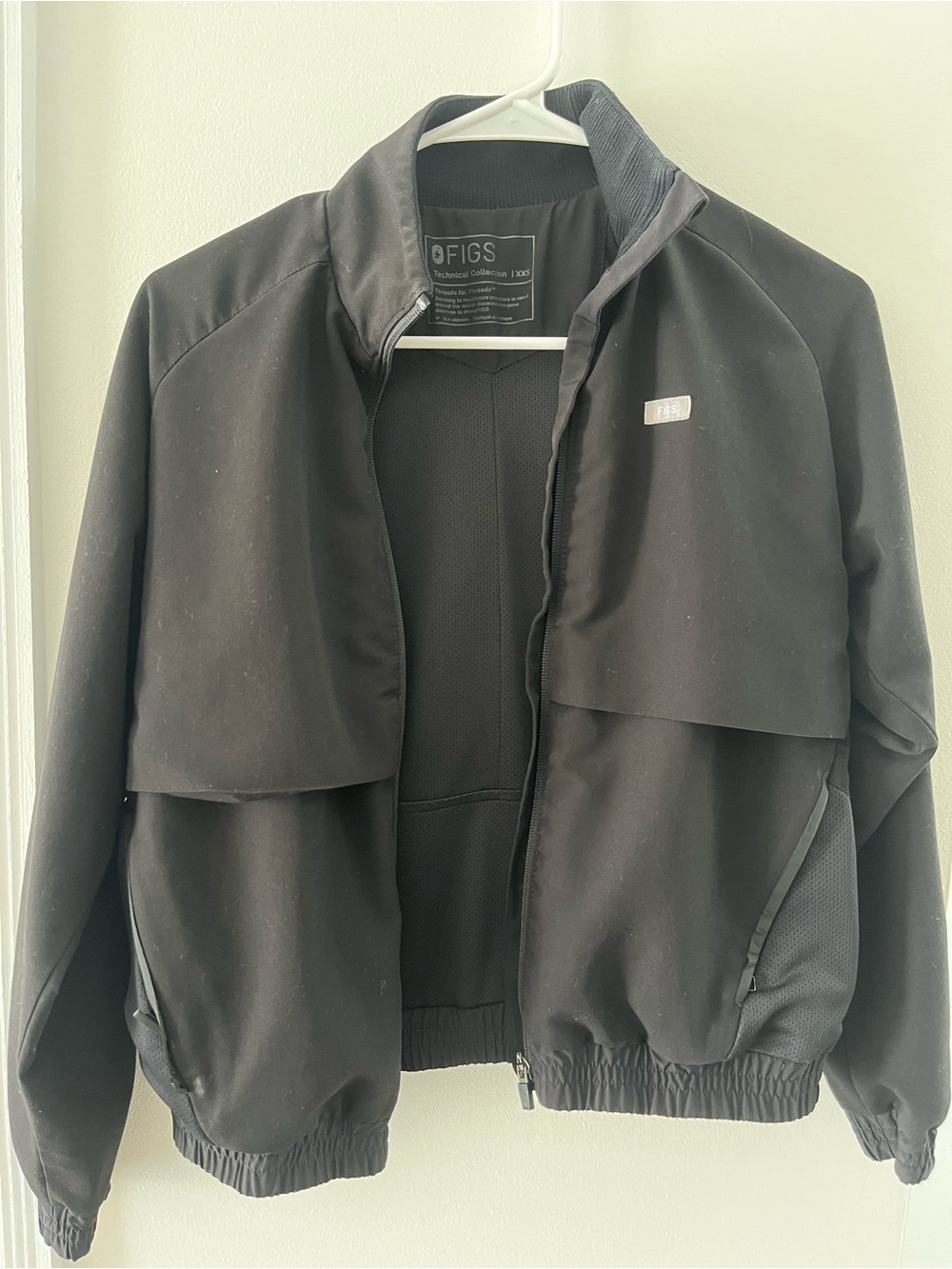 FIGS Sydney Scrub Jacket